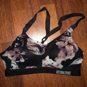 Victoria Secret sports bra 34 B